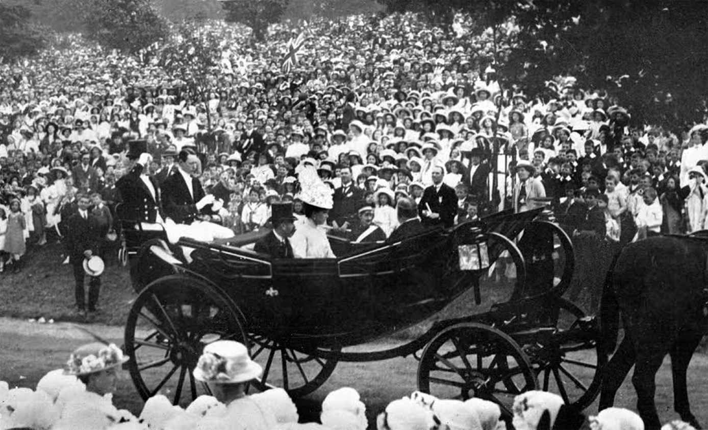 King George V and Queen Alexandra June Courtesy of Roni Wilkinson France was - photo 6