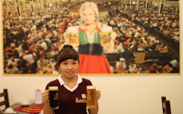 Vietnamsbeer history Beer drinking in Vietnam is quite a new phenomenon - photo 1