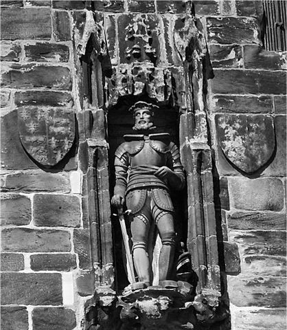 9a Lancaster castle the gatehouse statue of John of Gaunt flanked by shields - photo 11