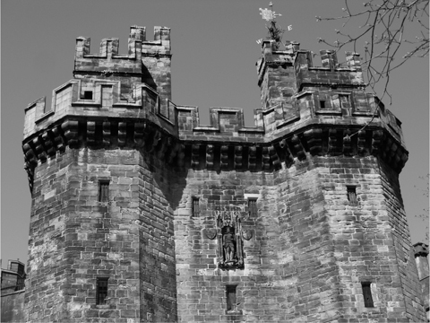 9b Lancaster castle the gatehouse construction of which was begun on Henry - photo 12