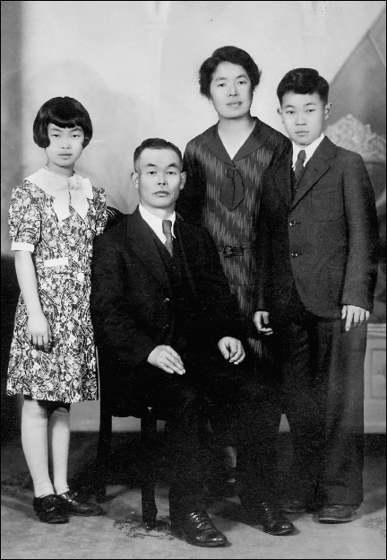 The Matsuda Family 1933 ACKNOWLEDGMENTS I wish to thank the countless - photo 3