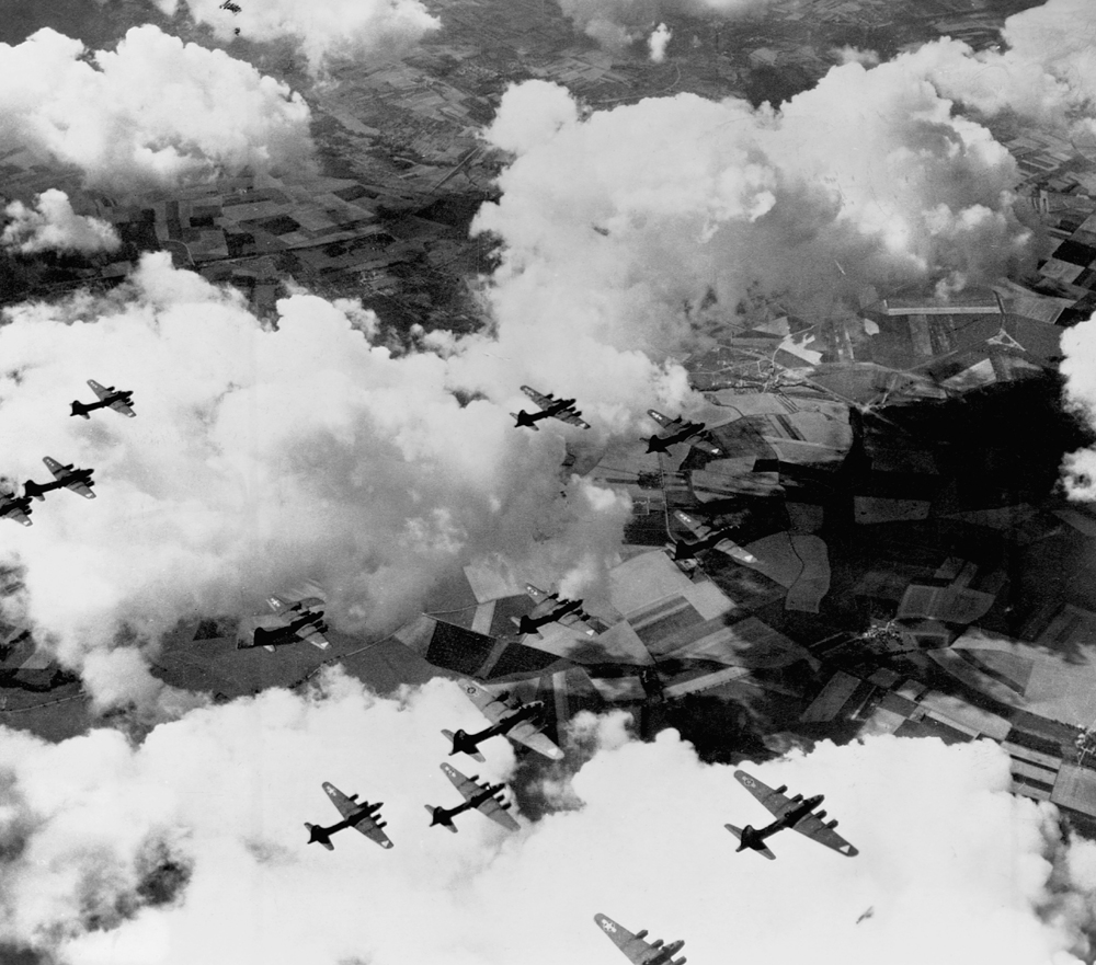 A squadron of B-17 Flying Fortresses from the US 8th Army Air Force is captured - photo 2