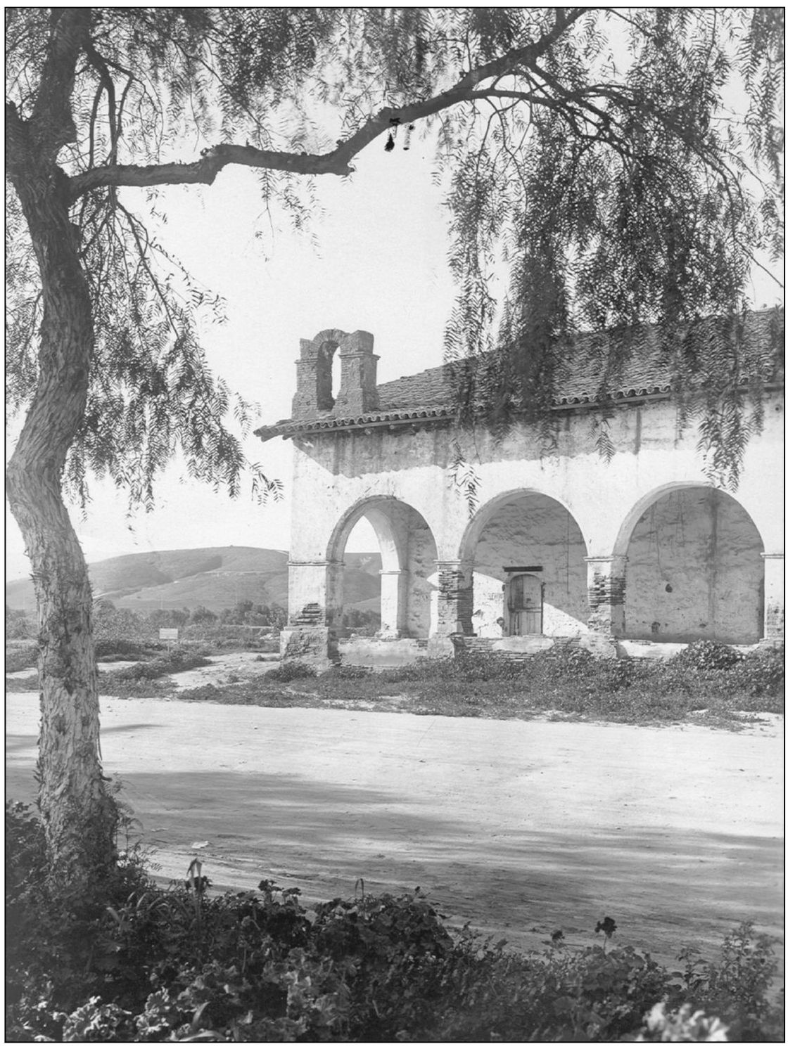 On September 8 1797 Franciscan missionaries founded San Fernando Mission Rey - photo 3