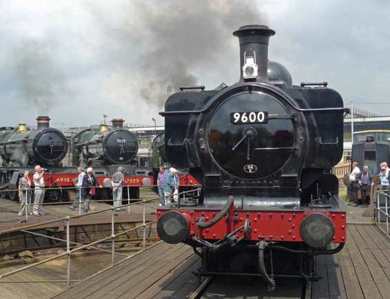 GREAT WESTERN RAILWAY PANNIER TANKS Robin Jones First published in 2014 - photo 1