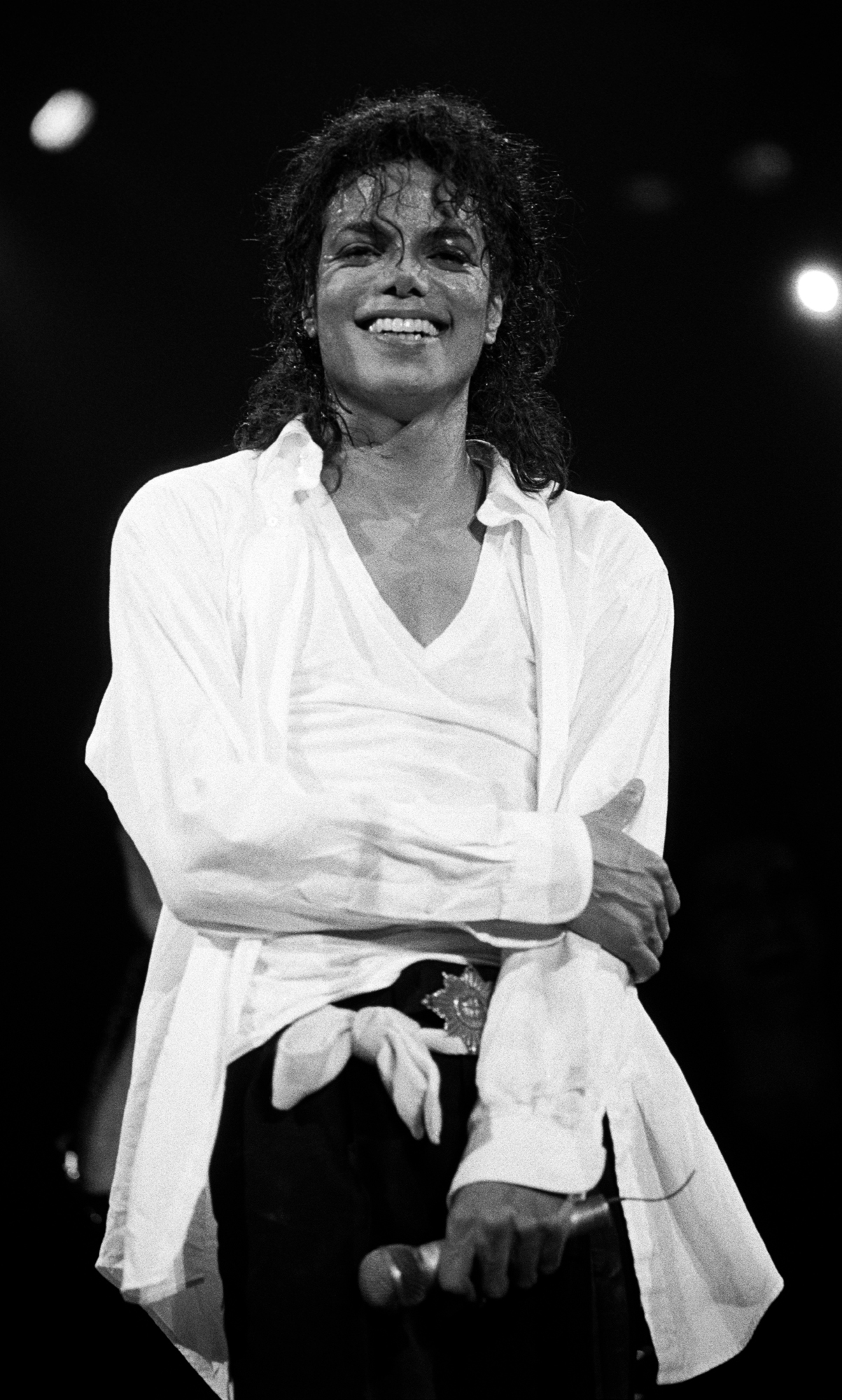 MJ on the final date of the Bad tour LA Sports Arena January 27 1989 Cache - photo 12