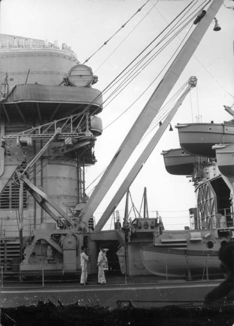 Bismarck The catapult deck amidships with the cranes that handled both the - photo 11